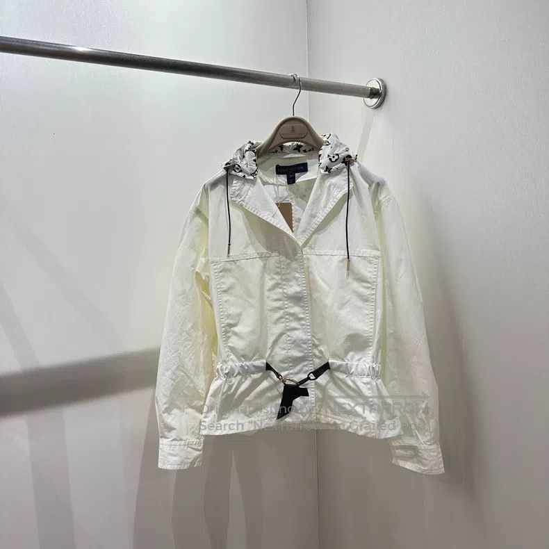 Louis Vuitton Louis Vuitton Presbyopic Logo hooded parka jacket Size XXS / US 00 / IT 34 - 1 Thumbnail