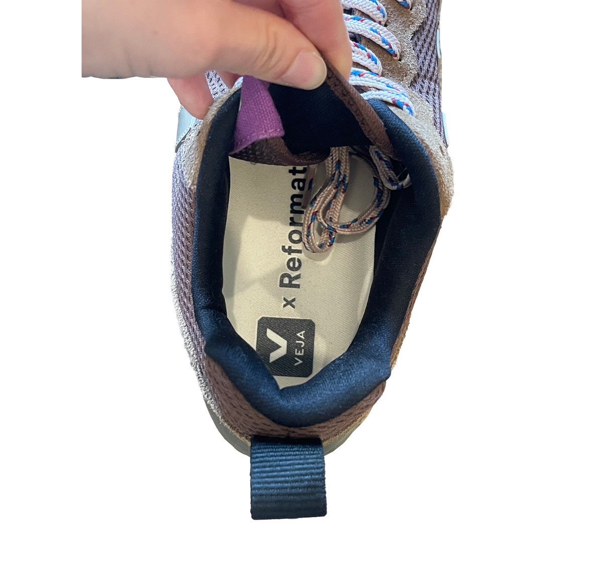 Veja Veja Alveomesh Reformation Suede Sneaker Size US 10 / EU 43 - 8 Thumbnail