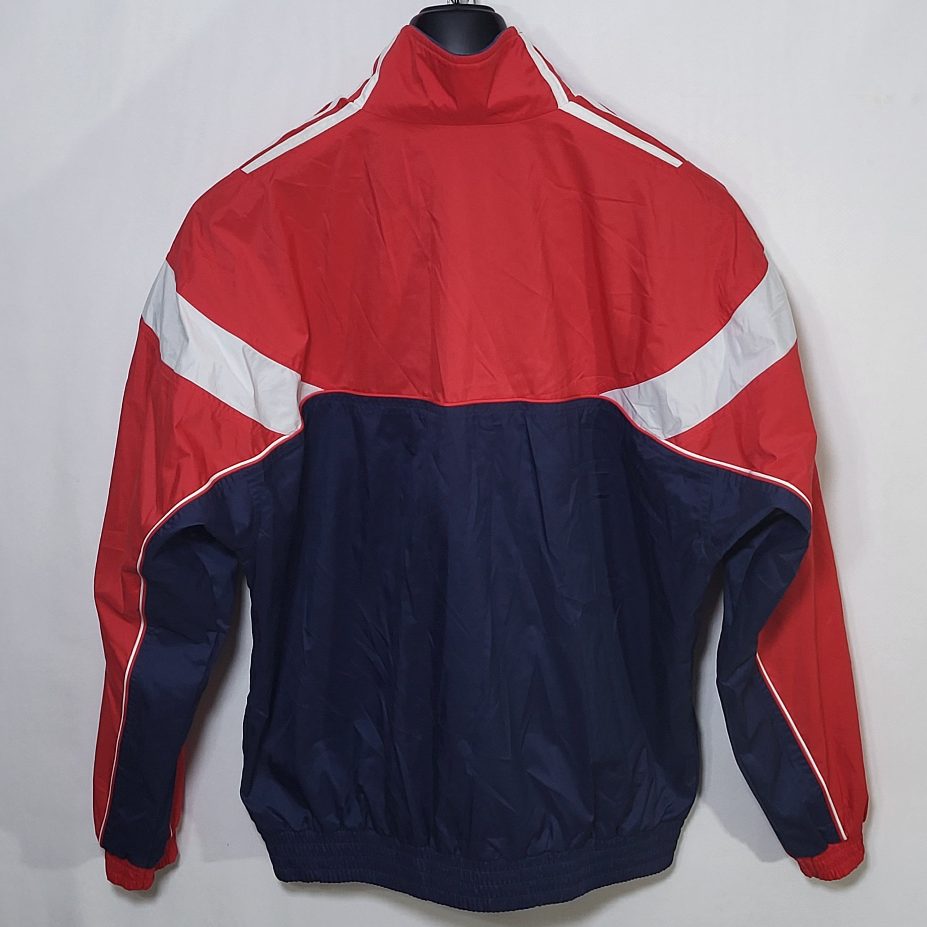 Adidas Vintage Adidas jacket.Size S but fit M. Size US S / EU 44-46 / 1 - 7 Thumbnail