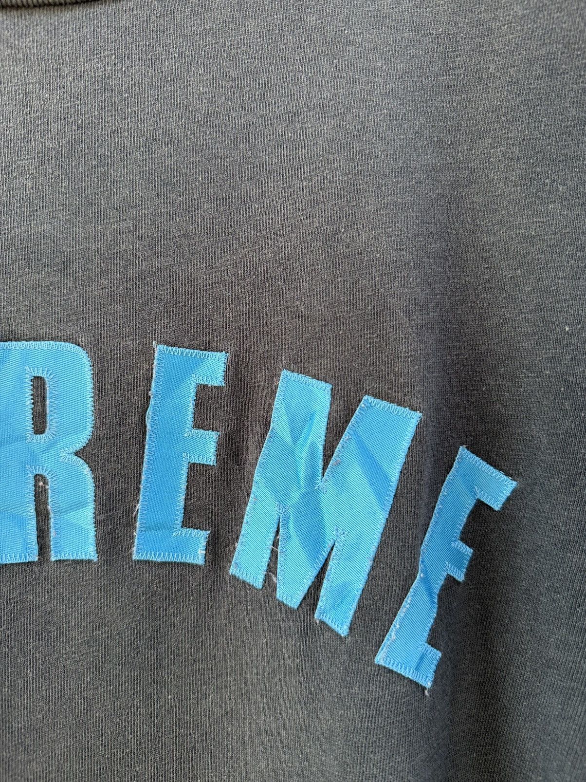 Supreme Thrashed Supreme SS24 Arc Logo Sun Faded Grunge Tee Size US XL / EU 56 / 4 - 3 Thumbnail