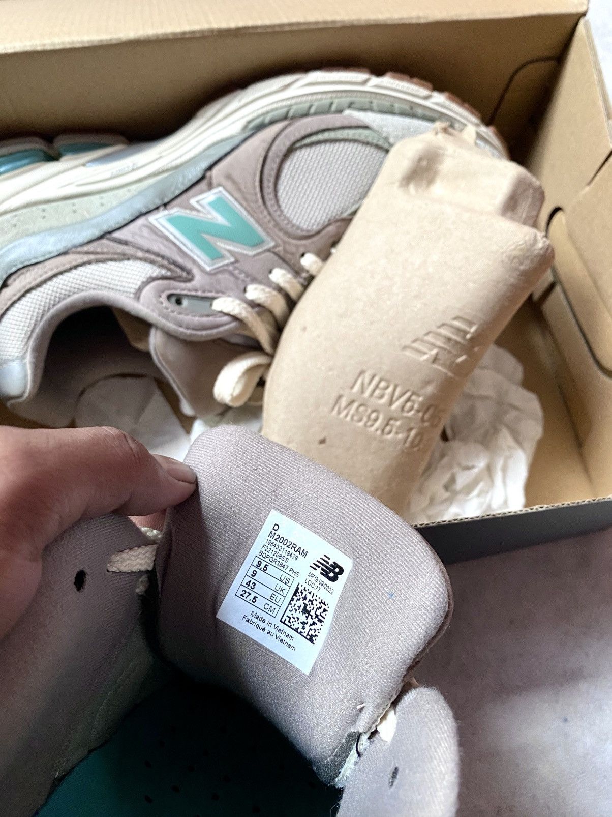 New Balance New balance x Atmos M2002RAM Oasis (exclusive release) Size US 9.5 / EU 42-43 - 11 Thumbnail