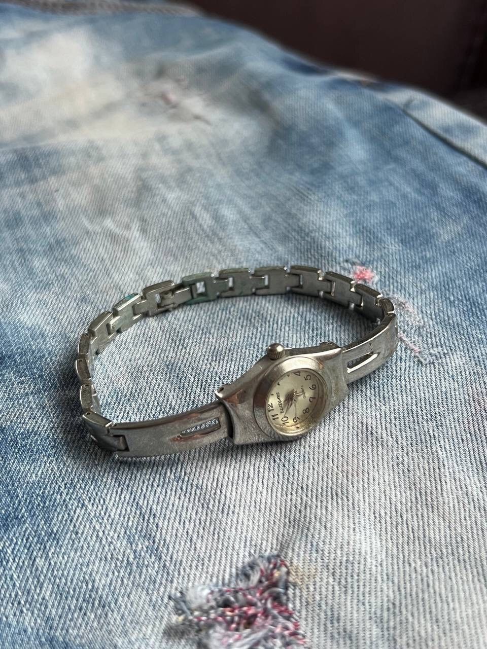Japanese Brand × Vintage Vintage Silver Japanese style futuristic Watch Retro 90s Size ONE SIZE - 1 Thumbnail