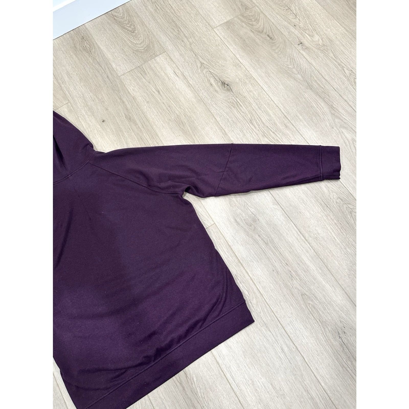 Lululemon Lululemon Hoodie Mens Medium Maroon Pullover Sweatshirt Set Pullover Hooded Pockets Stretch Athleisure Shirt Category: Hoodie Size US M / EU 48-50 / 2 - 7 Thumbnail