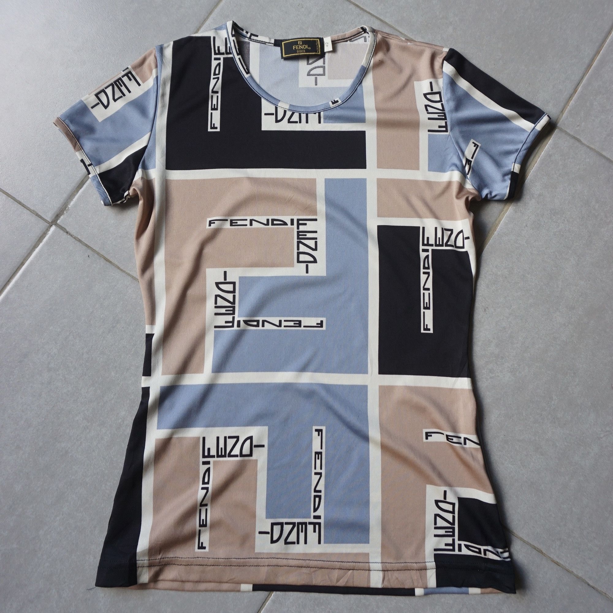 Fendi Fendi Retro Logo print tee Size M / US 6-8 / IT 42-44 - 2 Thumbnail