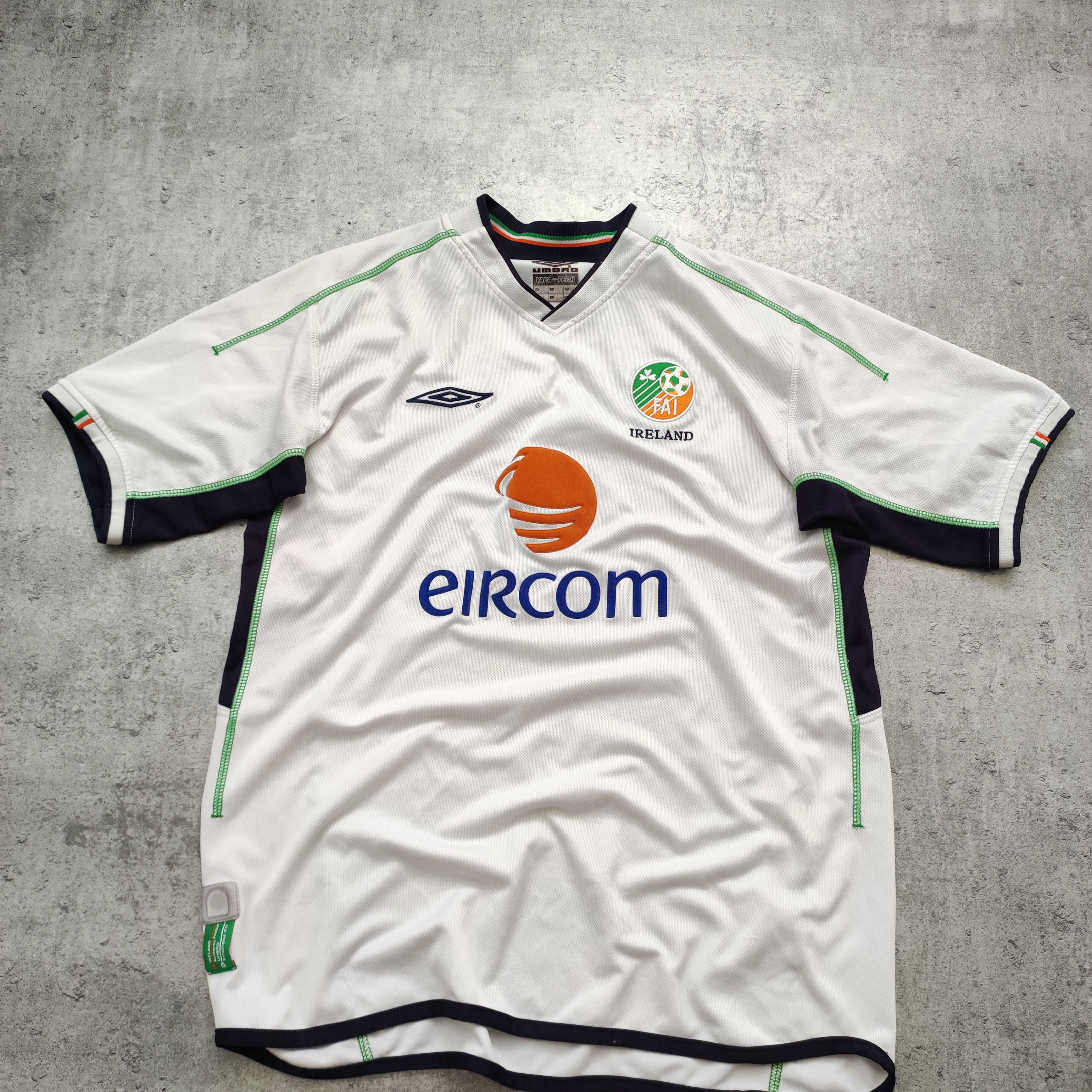 Umbro × Vintage Vintage RARE World Cap 2002 Ireland Away Umbro Jersey Size US L / EU 52-54 / 3 - 2 Thumbnail