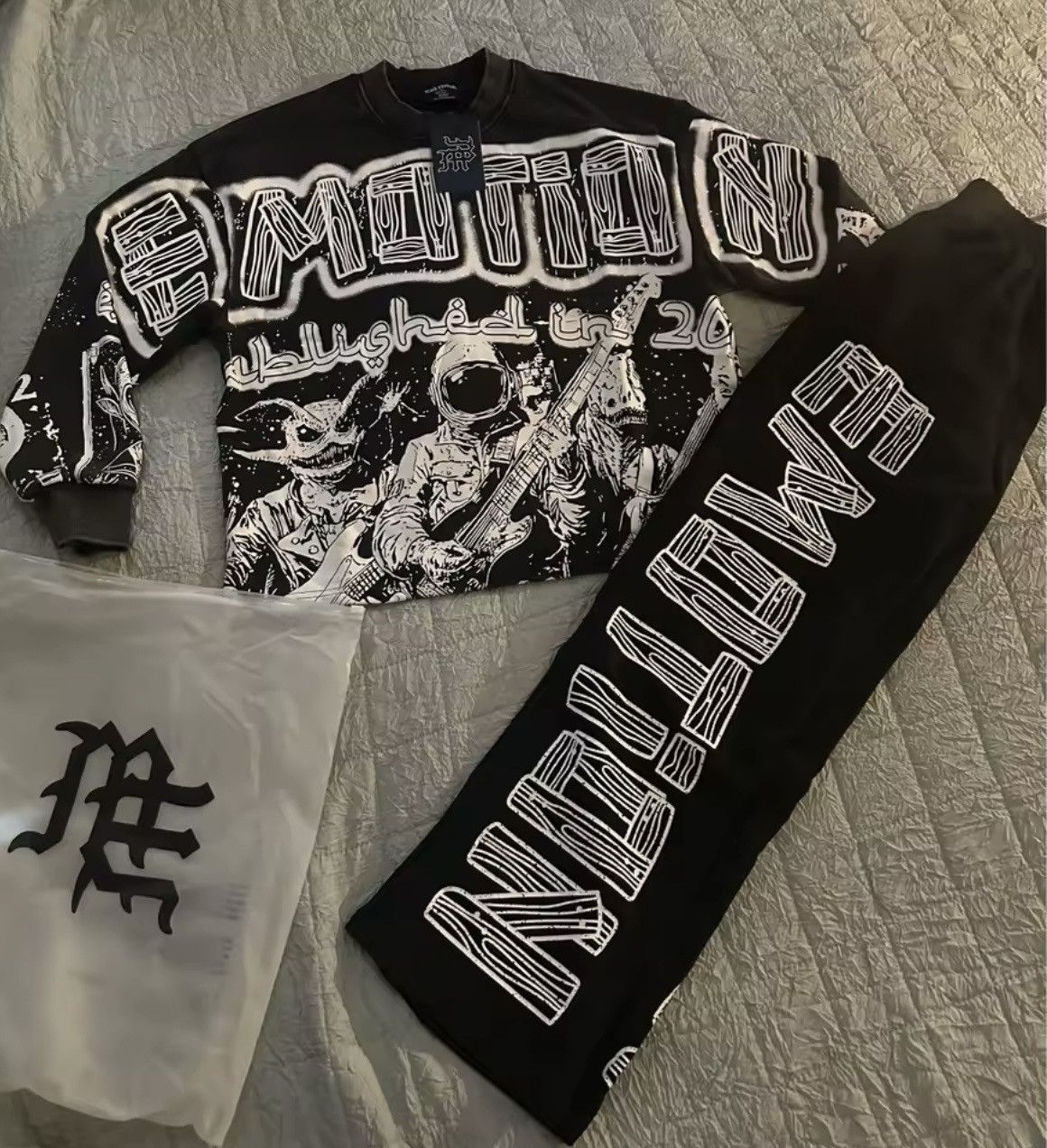 Other Mixed emotion Long sleeve/pants Size US M / EU 48-50 / 2 - 3 Thumbnail
