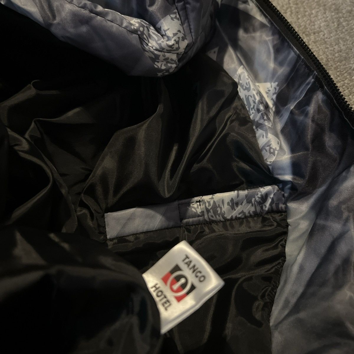 Other Tango Hotel Batman “The Joker” Puffy Jacket XL Size US XL / EU 56 / 4 - 11 Thumbnail