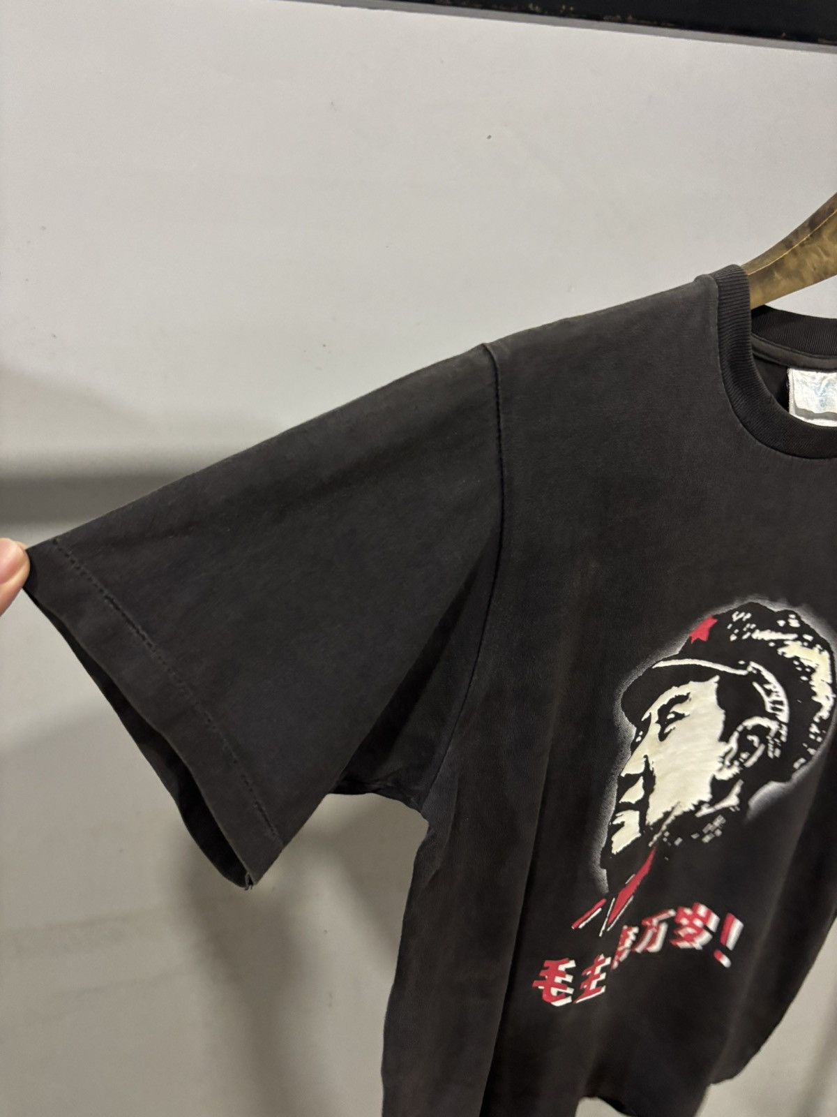 Vintage VINTAGE 90s MAO ZEDONG SUNFADED THRASHED BOXY ERD STYE Size US S / EU 44-46 / 1 - 5 Thumbnail