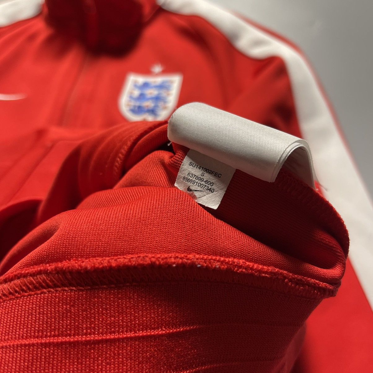 Nike ENGLAND NIKE 2014 WORLD CUP FOOTBALL WOMEN TRAINING TOP Size S / US 4 / IT 40 - 11 Thumbnail