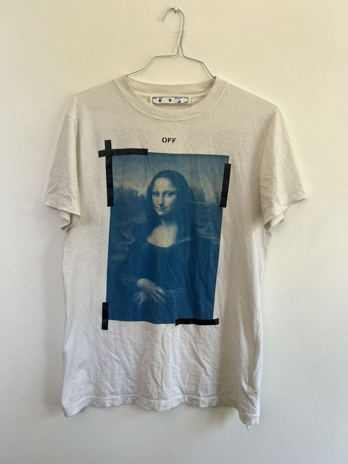 フラグメント ホワイトVOGUE MAGAZINE TEE（Vintage Vogue Embossed  