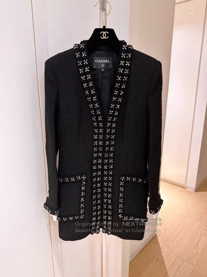 Chanel Chanel Metropolis black and gold jacket Size XS / US 0-2 / IT 36-38 - 1 Thumbnail