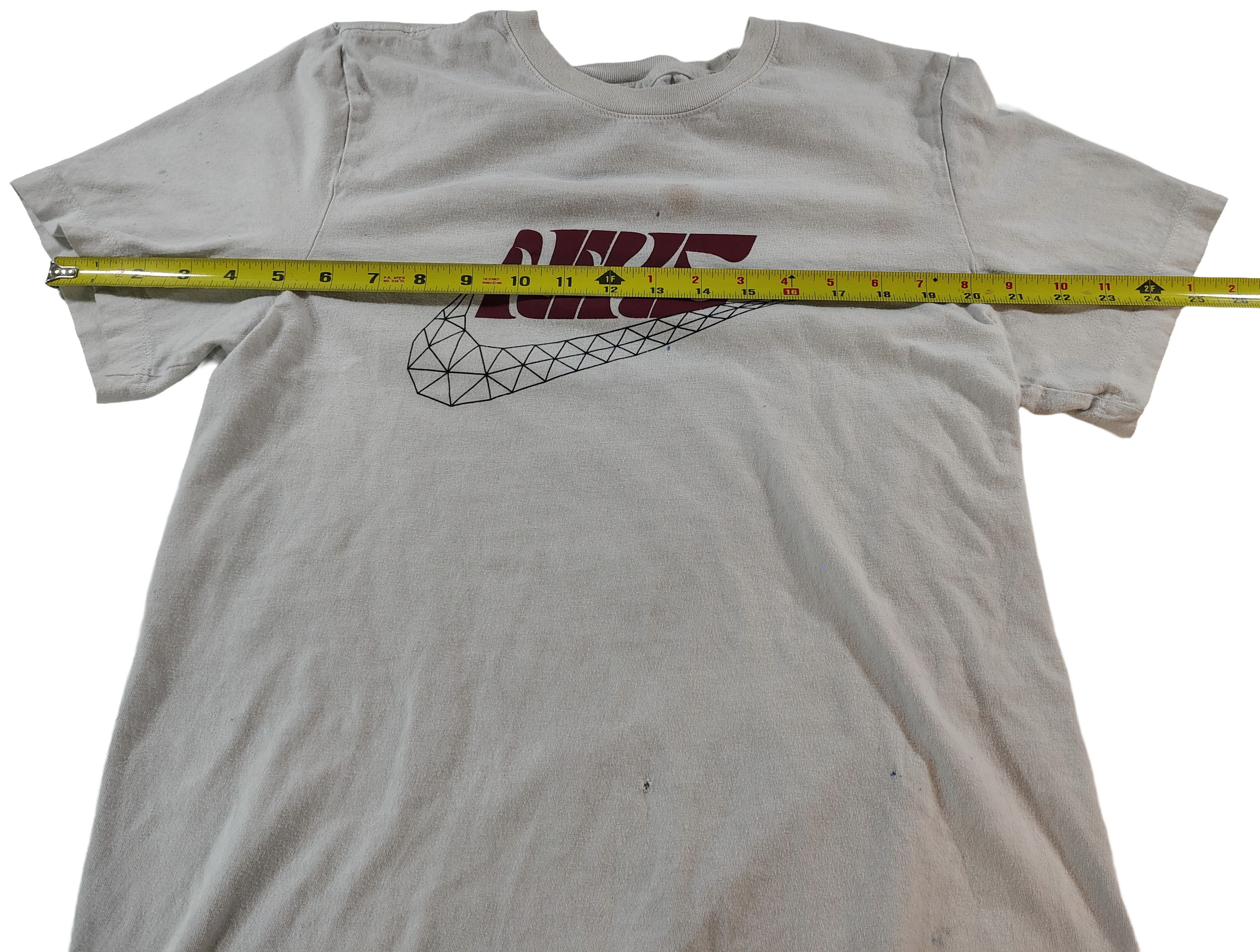 Nike Men's Small White Short Sleeve Nike Graphic T-Shirt Size US S / EU 44-46 / 1 - 6 Thumbnail