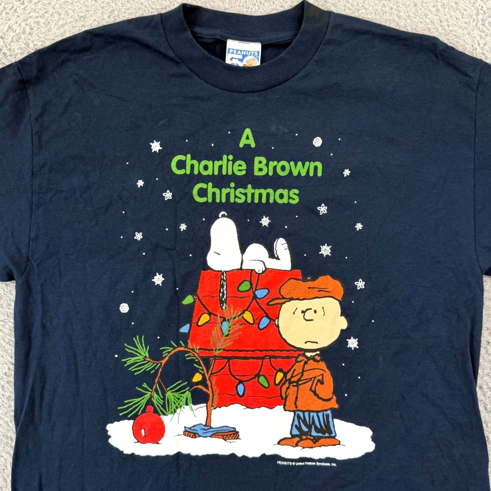 Peanuts VINTAGE Peanuts Charlie Brown Christmas T-Shirt Adult L Blue 90s 90s Mens Christmas Cartoon Logo NWT Size US L / EU 52-54 / 3 - 4 Thumbnail