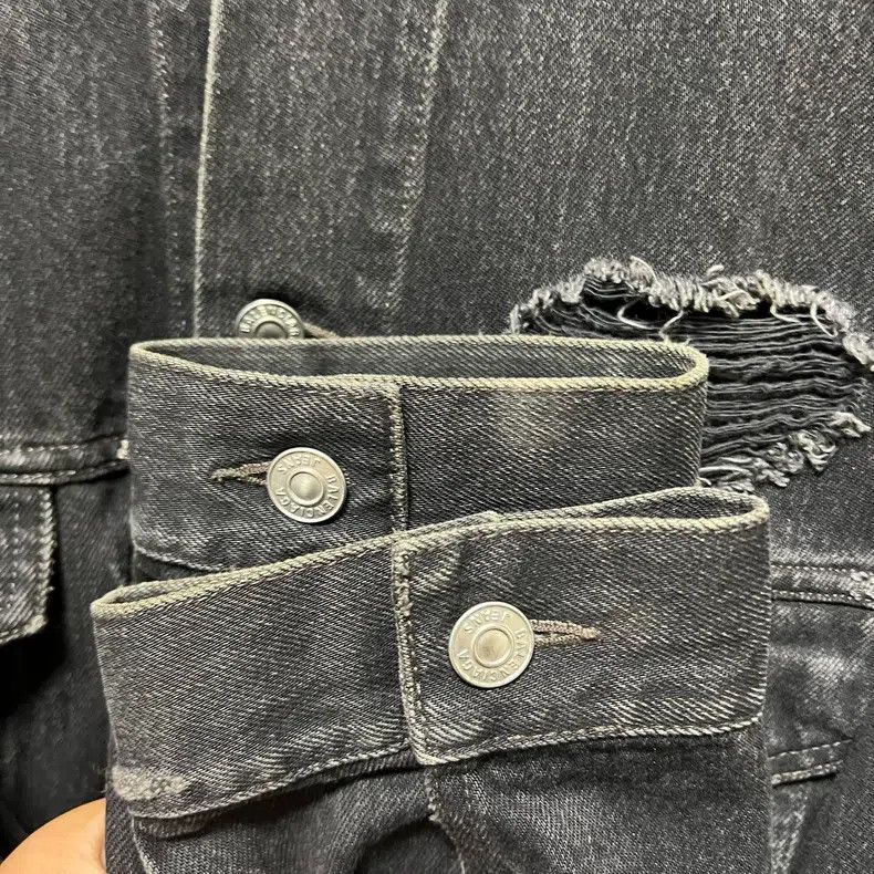 Balenciaga Balenciaga Black Embroidered Destroyed Denim Jacket Size US M / EU 48-50 / 2 - 5 Thumbnail