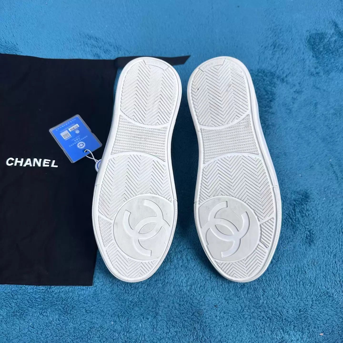 Chanel Chanel 23A White Round Toe Lace-Up Low-Top Sneakers 35 Size US 4.5 / IT 34.5 - 5 Thumbnail