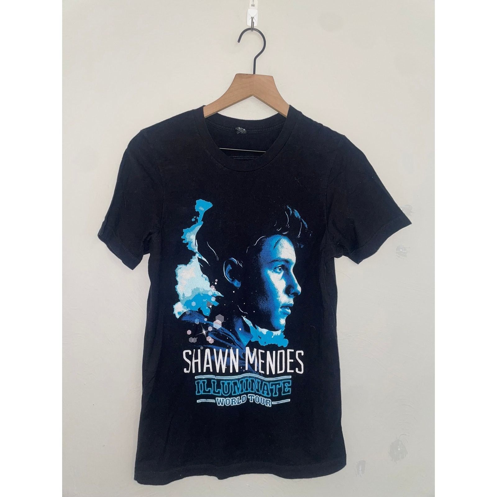 Tultex Womens Shawn Mendes Shirt Illuminate World Tour Tee 2016 S Size S / US 4 / IT 40 - 1 Thumbnail