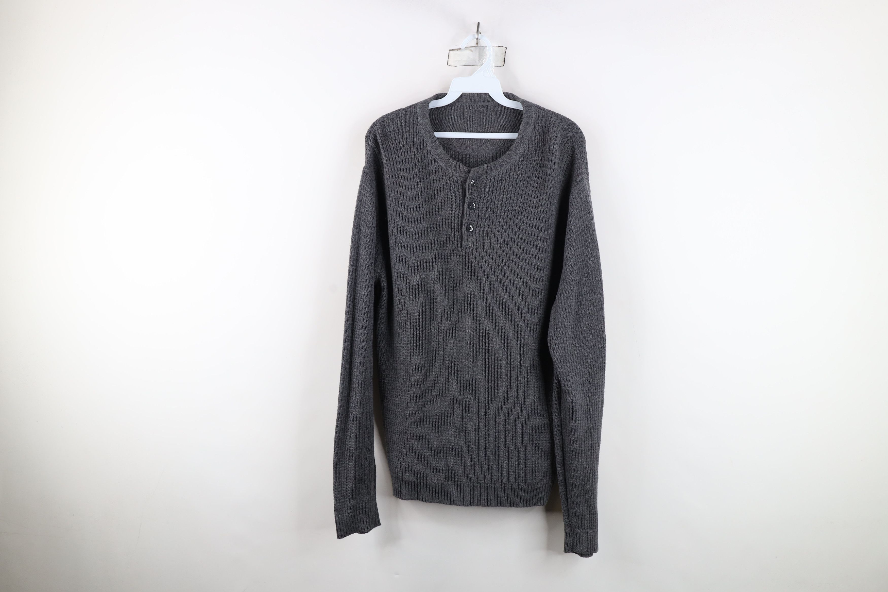 Vintage Vintage 90s Streetwear Waffle Knit Henley Sweater Gray Size US L / EU 52-54 / 3 - 1 Thumbnail