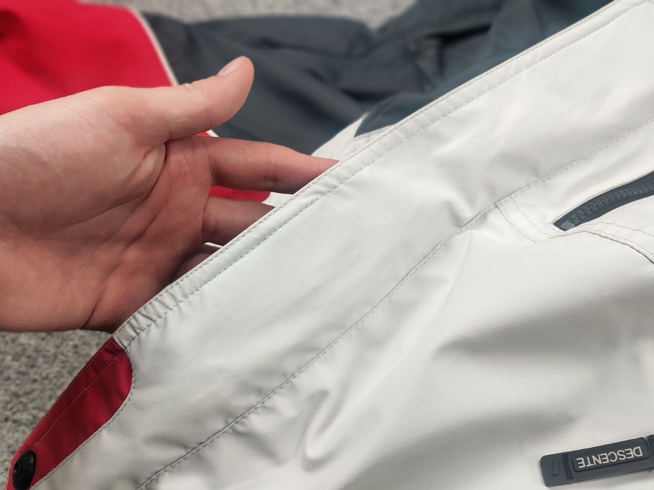 Descente Descente Airdrive Ski Zip insulated Jacket combined red Size US M / EU 48-50 / 2 - 22 Thumbnail