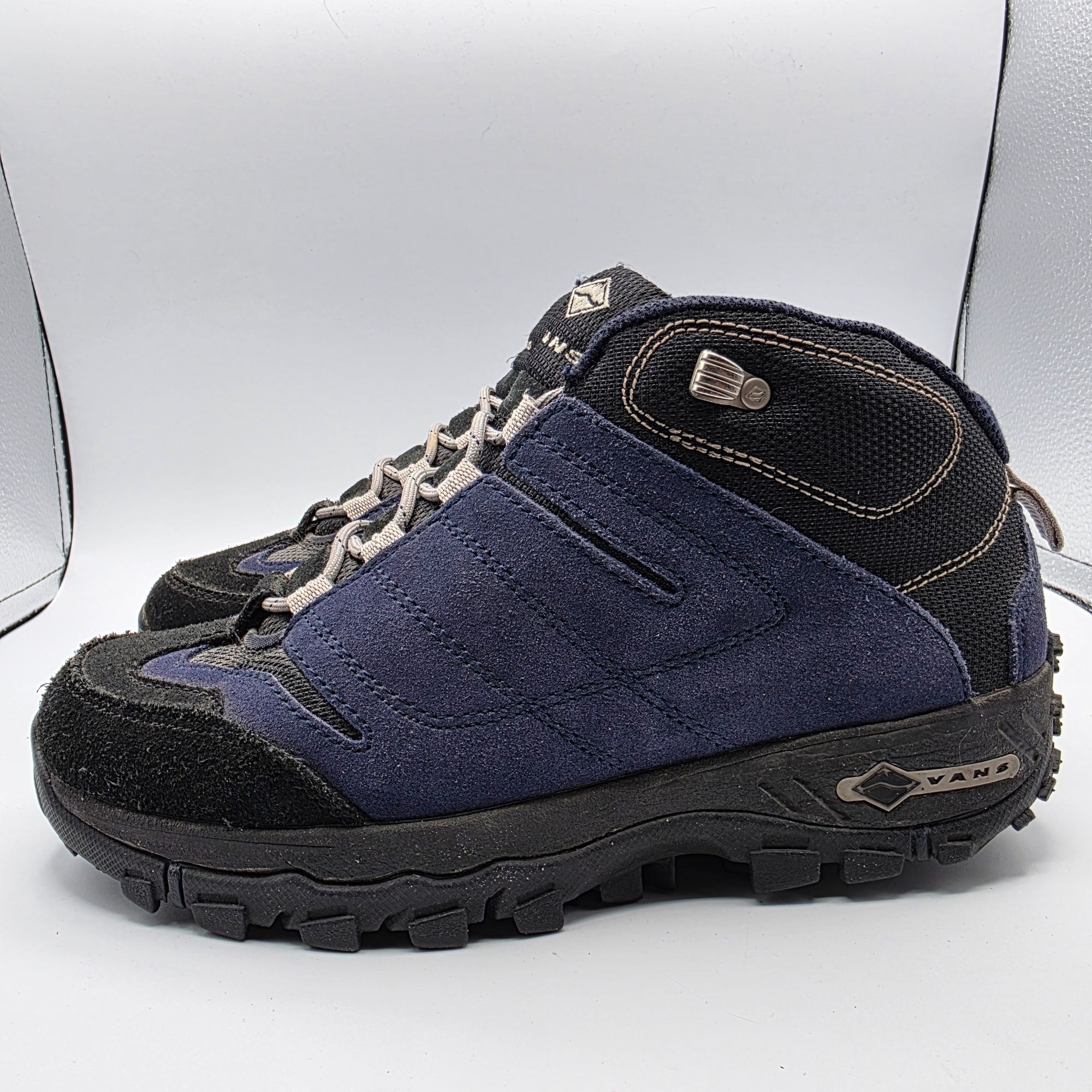 Vans Vans Mens Size 7 Blue Black Hiking Shoes Camping Outdoors Tr Size US 7 / EU 40 - 13 Thumbnail