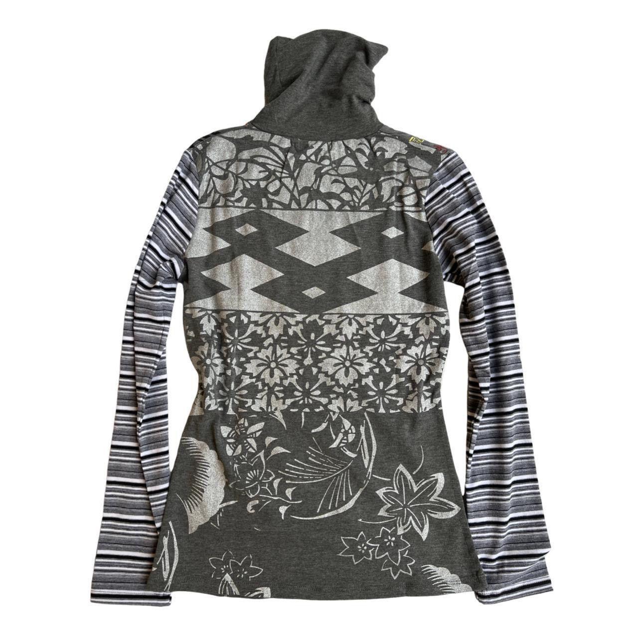 Custo Barcelona × Vintage NWT custo barcelona striped turtle neck figure graphic tee Size M / US 6-8 / IT 42-44 - 2 Thumbnail