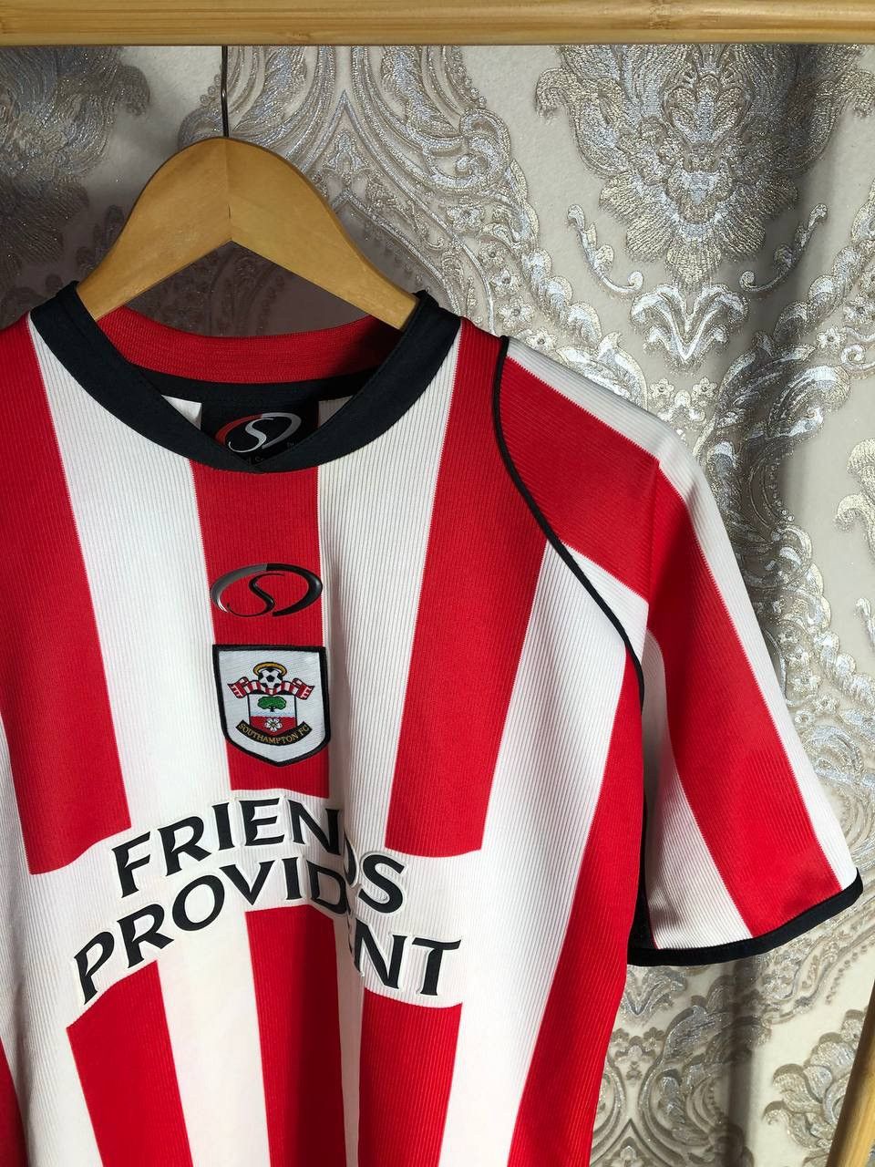 Vintage VERY RARE FC SOUTHAMPTON ENGLAND RETRO SOCCER JERSEY Y2K 90s Size US S / EU 44-46 / 1 - 2 Thumbnail