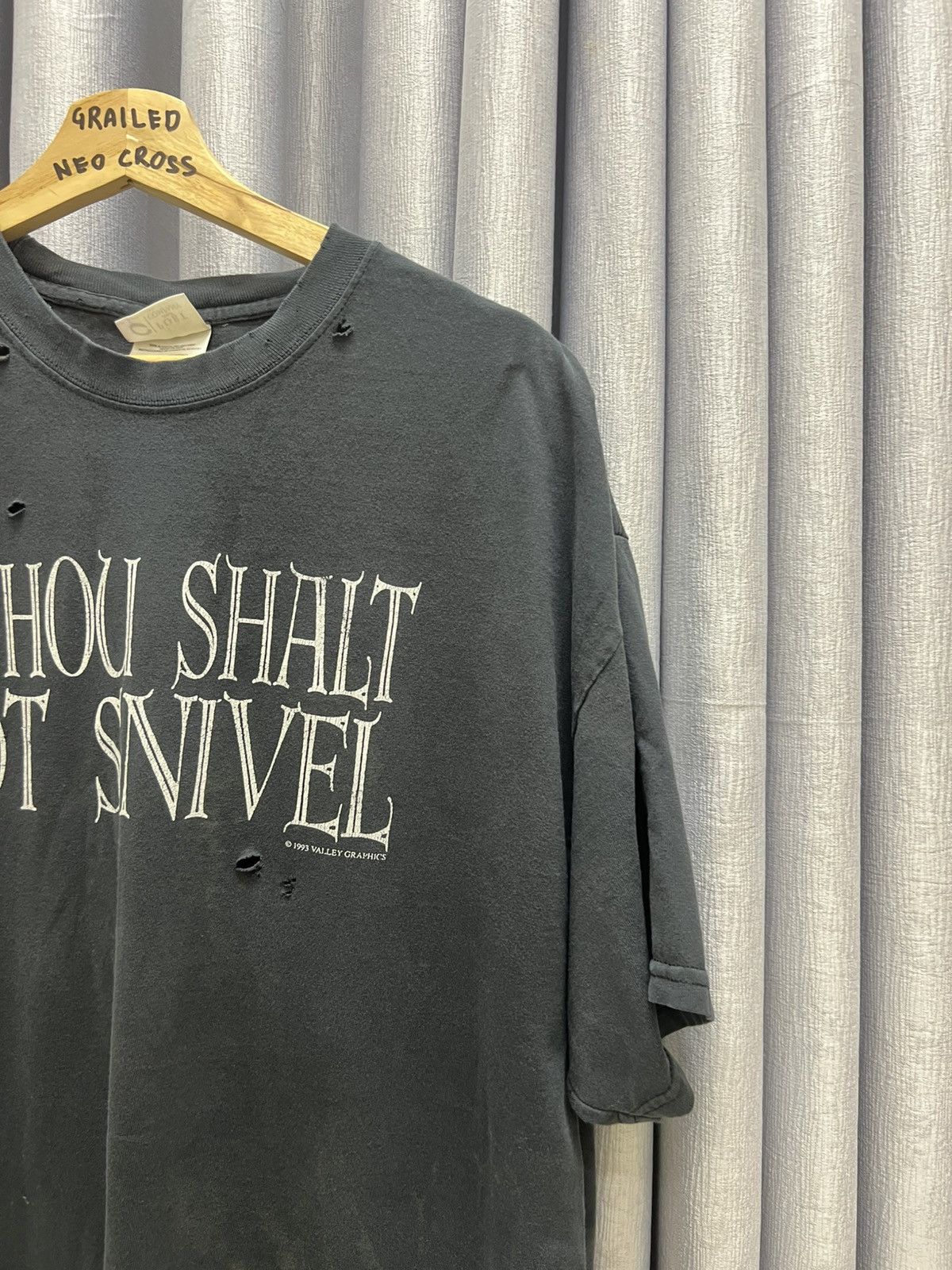 Vintage 90s VINTAGE THRASHED FADED VALLEY GRAPHICS DISTRESSED TEE Size US XL / EU 56 / 4 - 3 Thumbnail