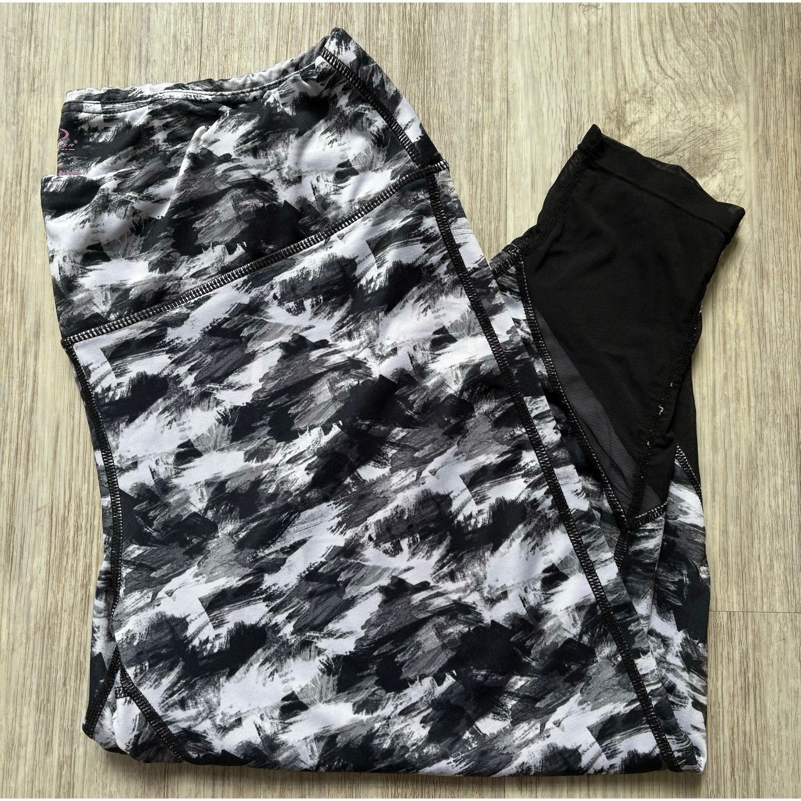 Pro Player Pro Player | Black Camo Athletic Yoga Capri Leggings | Large Size 22" - 3 Thumbnail