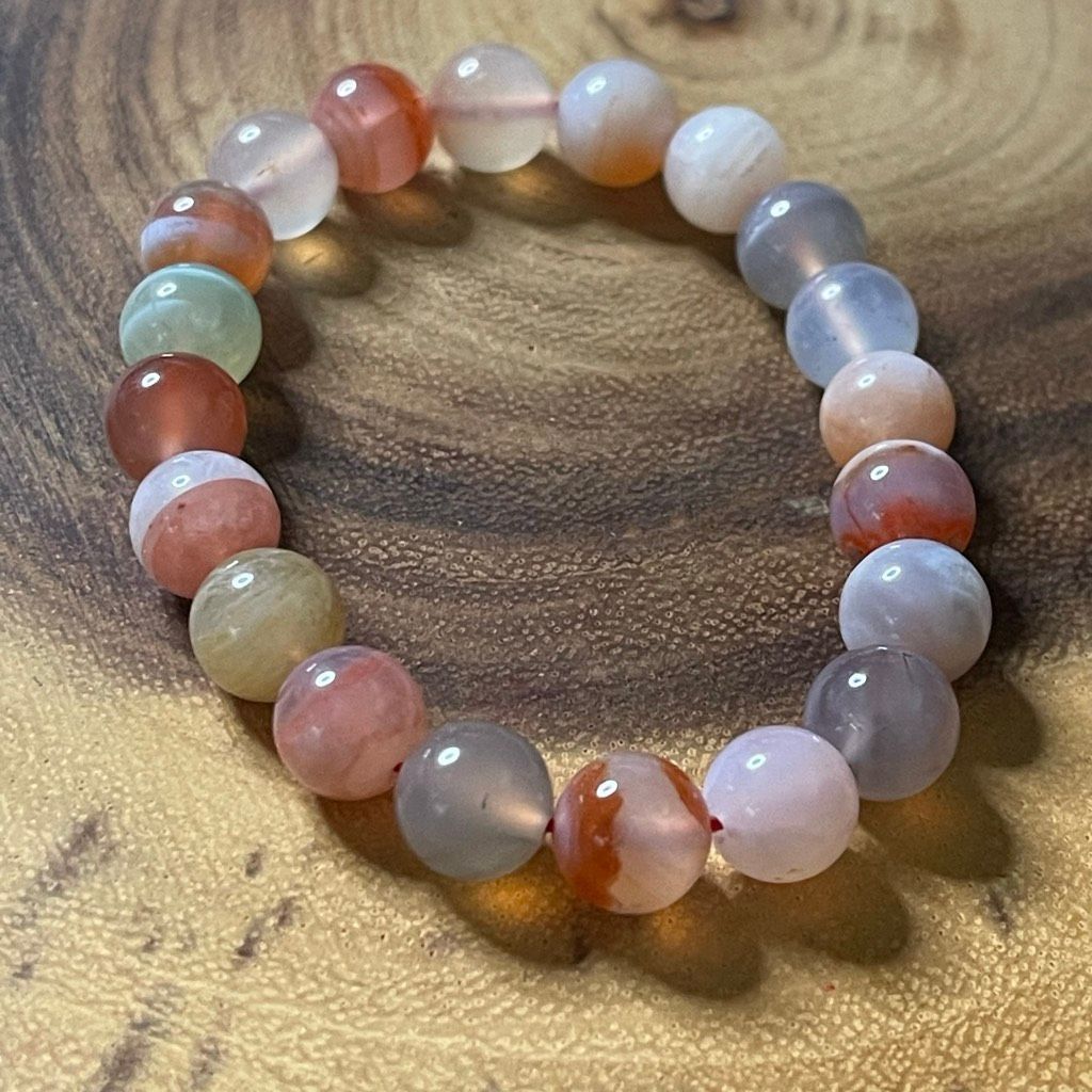 Other Yuan yuan Agate bracelet striped layers light rainbow colors stretch 10mm 7.5” natural crystal Size ONE SIZE - 6 Thumbnail