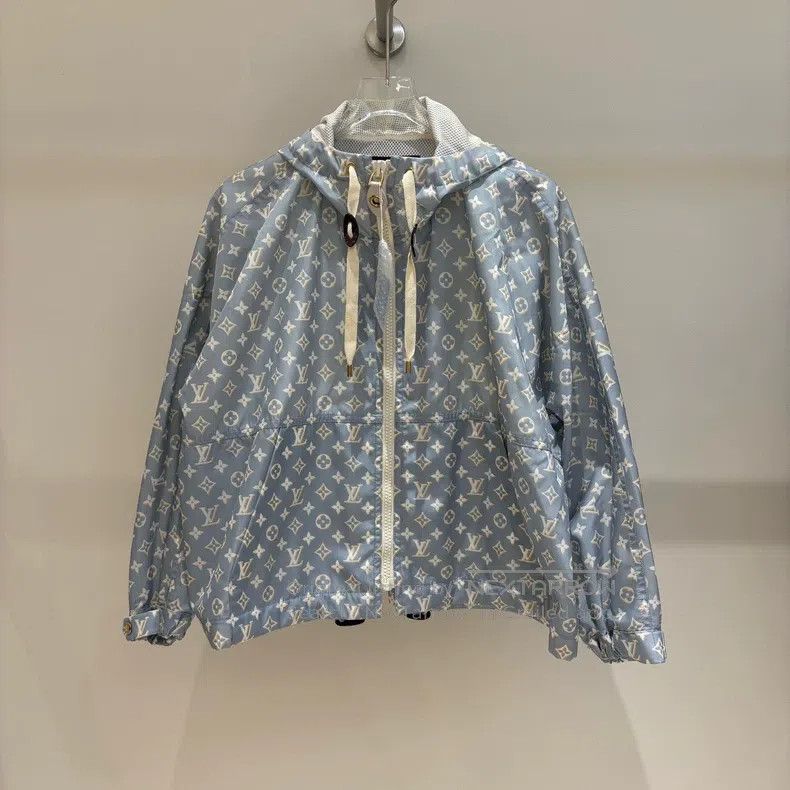 Louis Vuitton Louis Vuitton Monogram full print assault jacket Size XS / US 0-2 / IT 36-38 - 1 Thumbnail