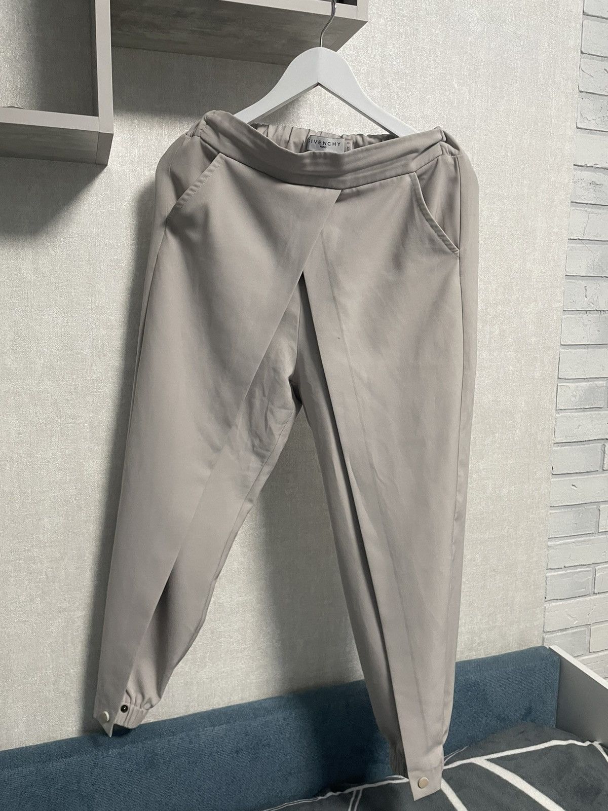 Givenchy GIVENCHY WOMEN PANTS Size 28" / US 6 / IT 42 - 2 Thumbnail