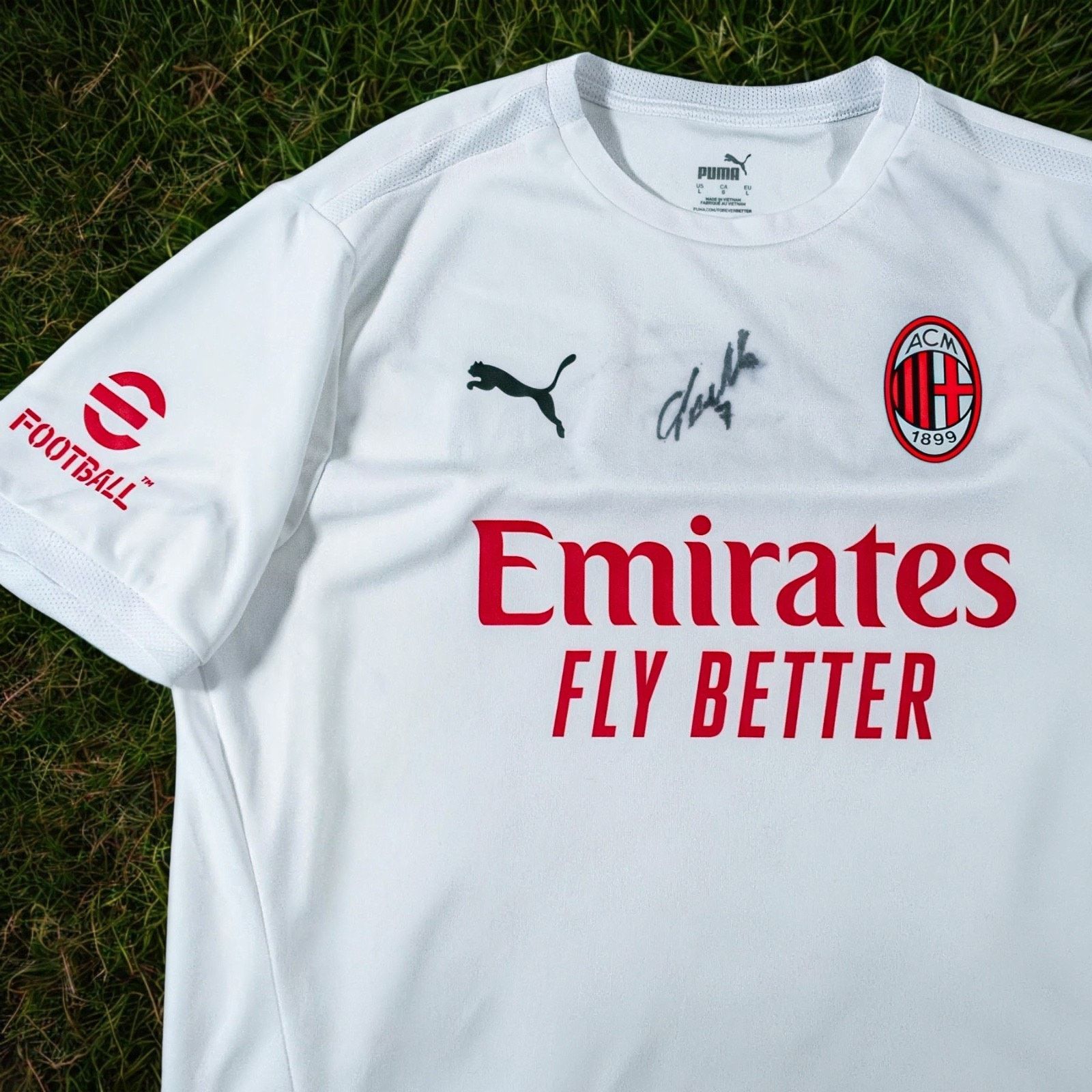 Puma AC Milan Alvaro Morata Signed Training Worn Jersey Puma Sz L Size US L / EU 52-54 / 3 - 5 Thumbnail