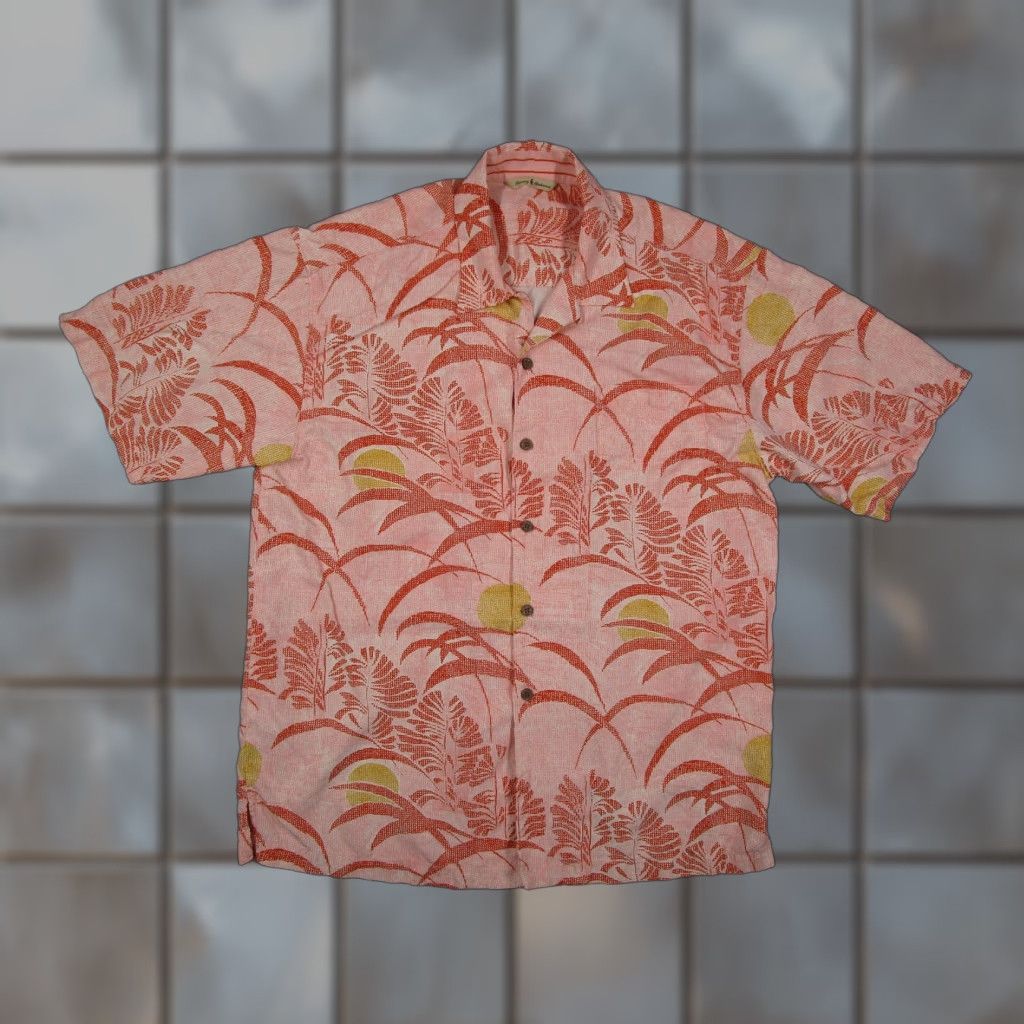 Tommy Bahama Tommy Bahama Shirt Mens L Pink Red Silk Hawaiian Camp Button Up Loop Collar Size US L / EU 52-54 / 3 - 1 Thumbnail