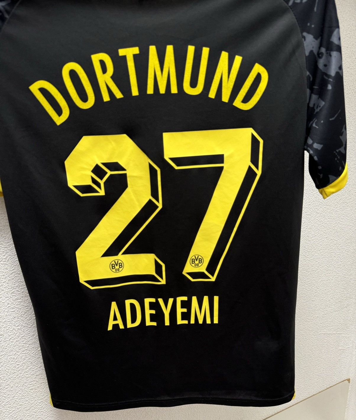 Puma Adeyemi 27 Borrusia Dortmund BVB soccer jersey M-L sz Size US M / EU 48-50 / 2 - 8 Thumbnail