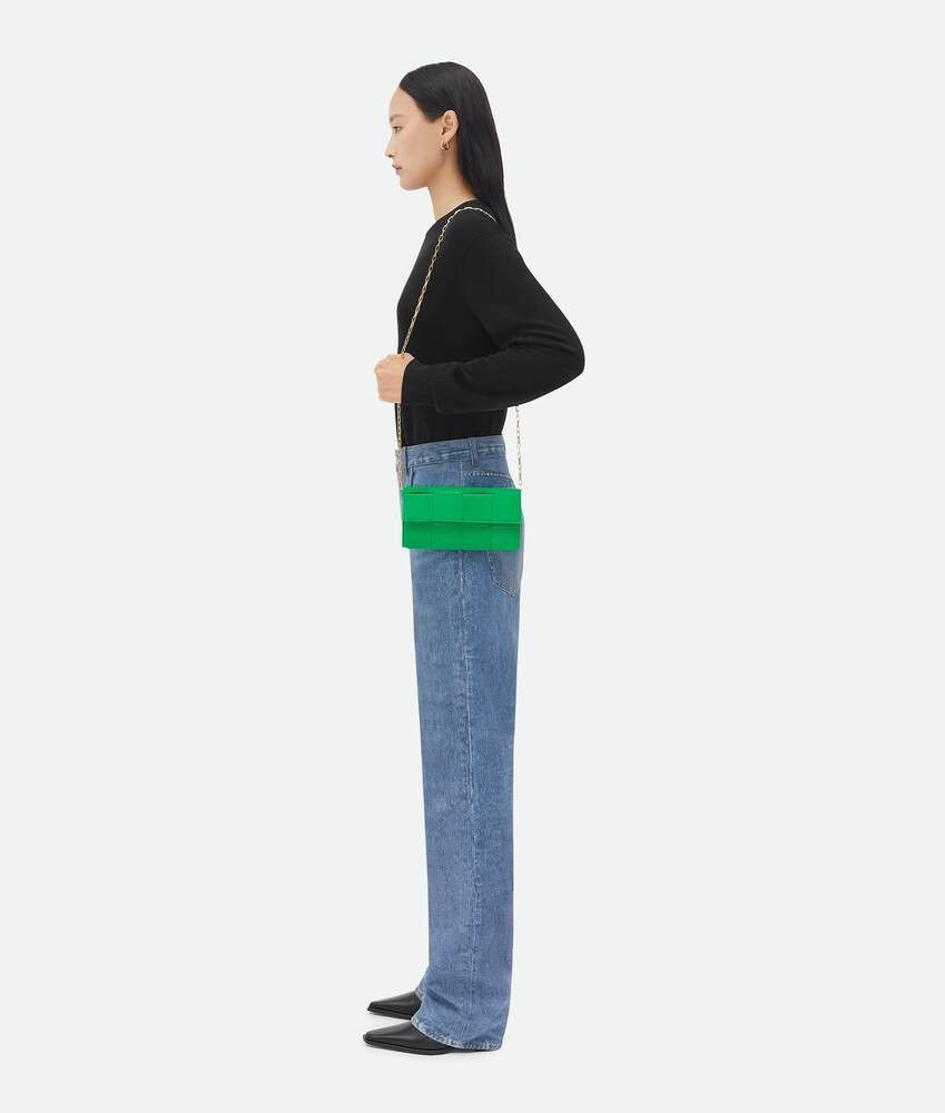 Bottega Veneta o1n1vont1224 Size: OS / Cassette Wallet On Chain in Green Size ONE SIZE - 3 Thumbnail