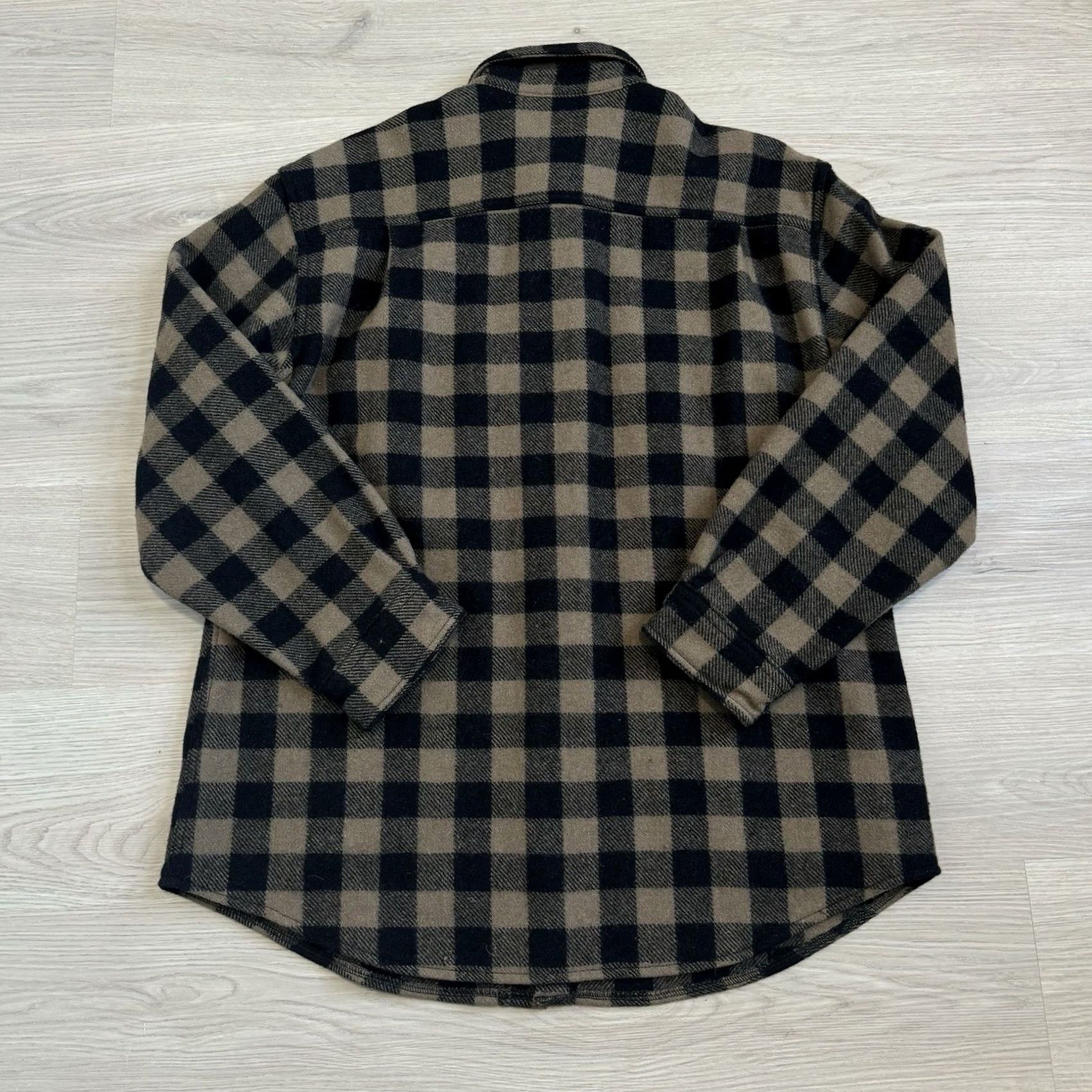 Vintage VINTAGE Woolrich Flannel Shirt Jacket Wool Blend Plaid Button Shacket 80s Sz L Unisex Adults Size US L / EU 52-54 / 3 - 5 Thumbnail