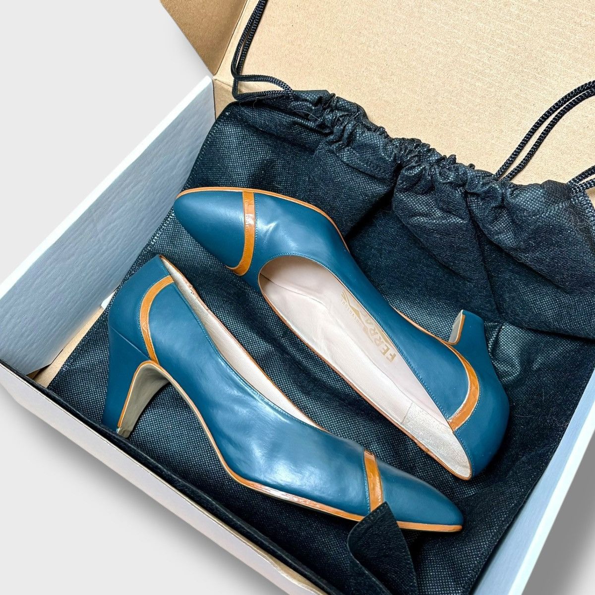 Salvatore Ferragamo Ferragamo Women’s Teal Green Brown Classic Heels Sz 7.5D Size US 7.5 / IT 37.5 - 3 Thumbnail