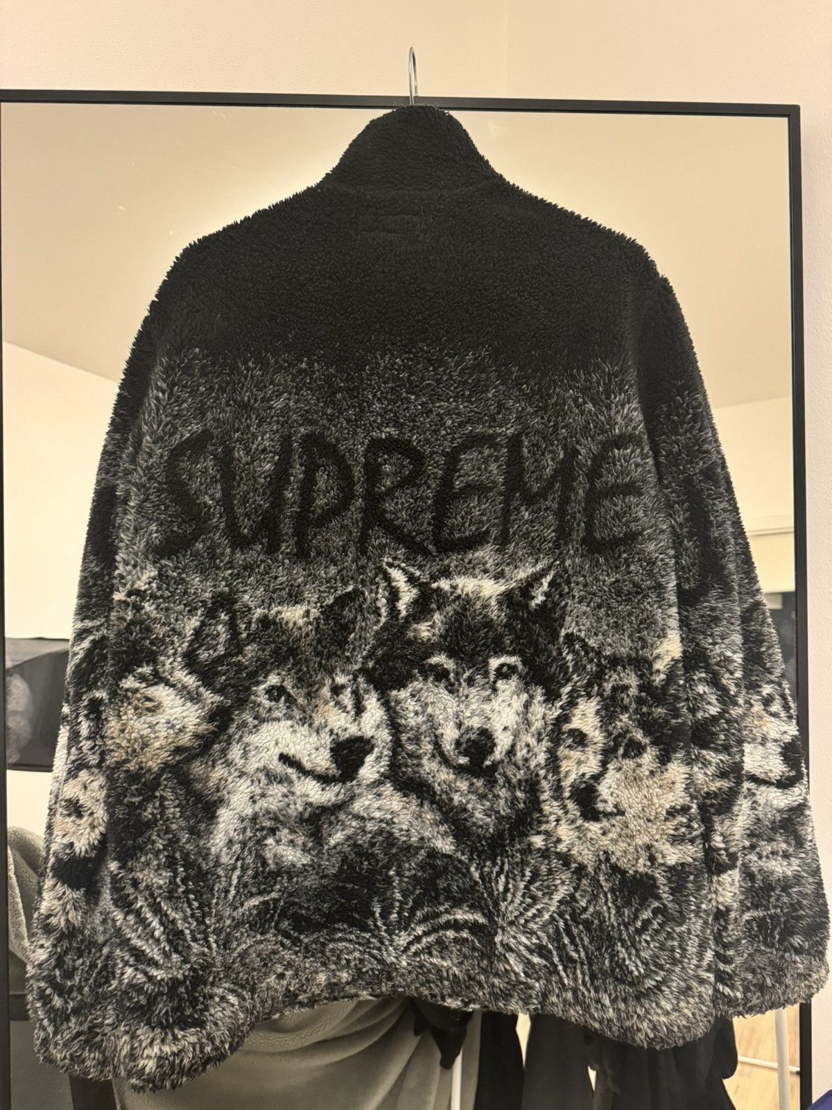 SUPREME　 19SS WOLF FLEECE JACKET Supreme Wolf Fleece Jacket (SS19) - $198