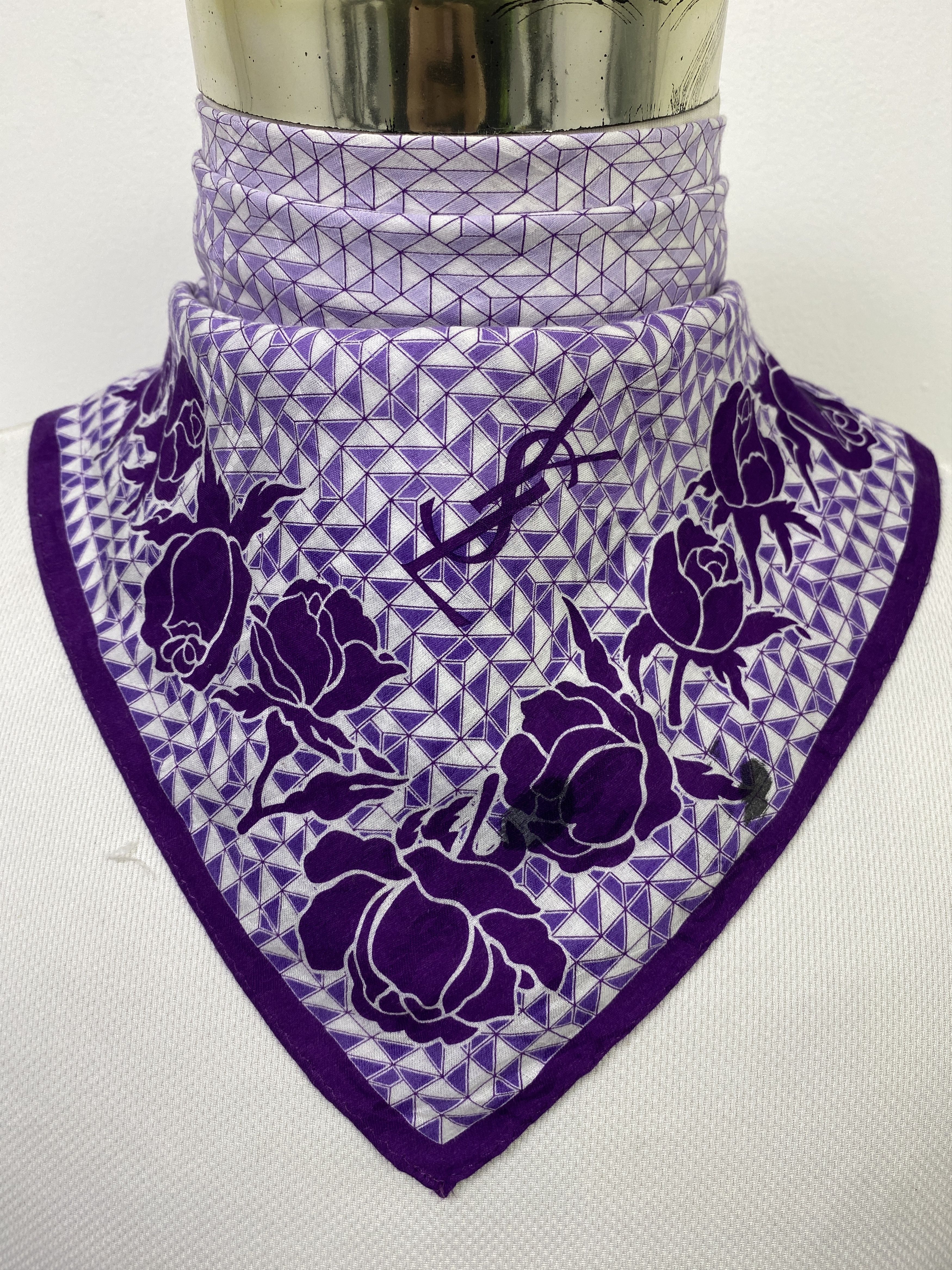 Yves Saint Laurent Yves Saint Laurent Handkerchief / Neckerchief KT0104 Size ONE SIZE - 1 Thumbnail