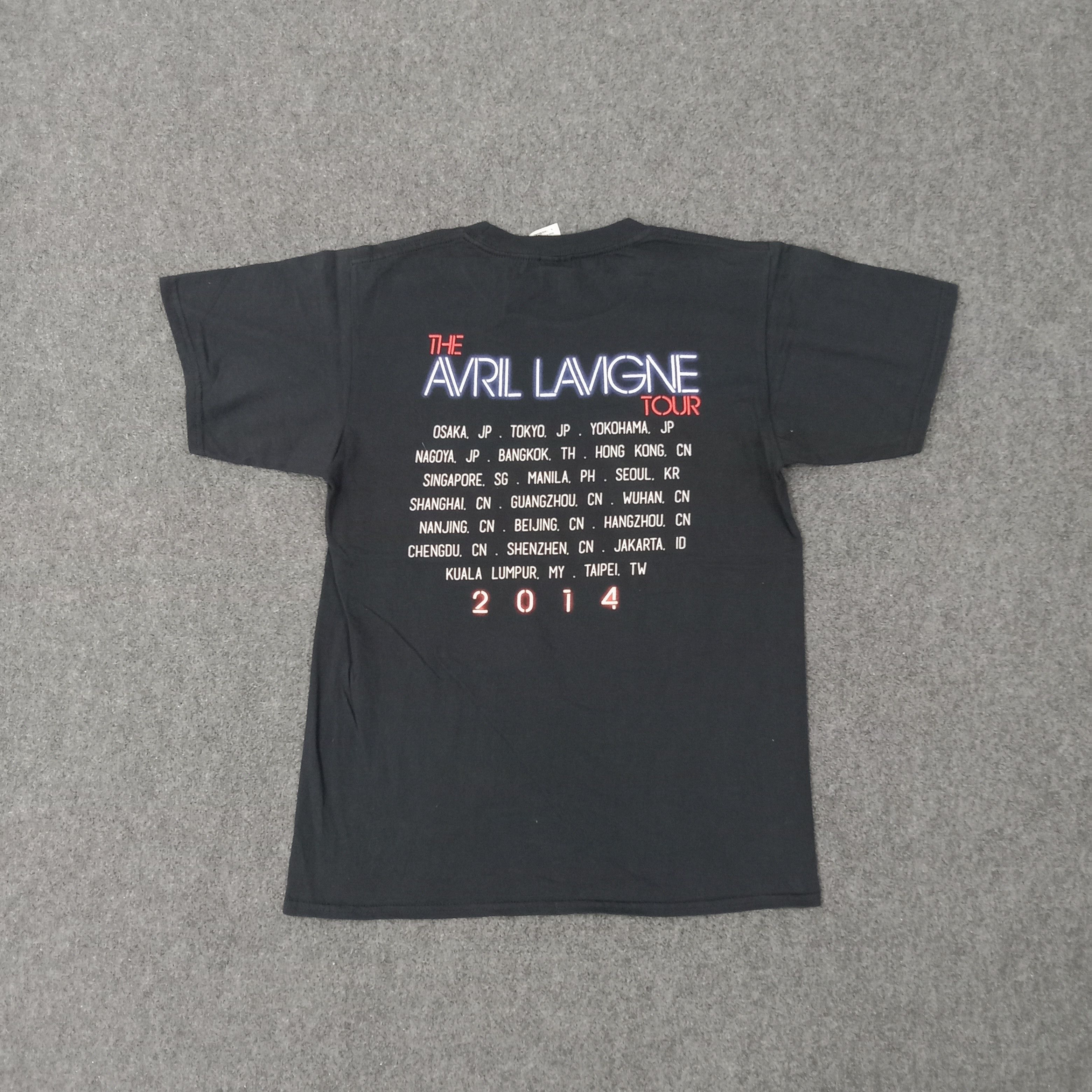 Band Tees The Avril Lavigne Solo Singer Tour 2014 Tshirt C259N18 Size US S / EU 44-46 / 1 - 5 Thumbnail