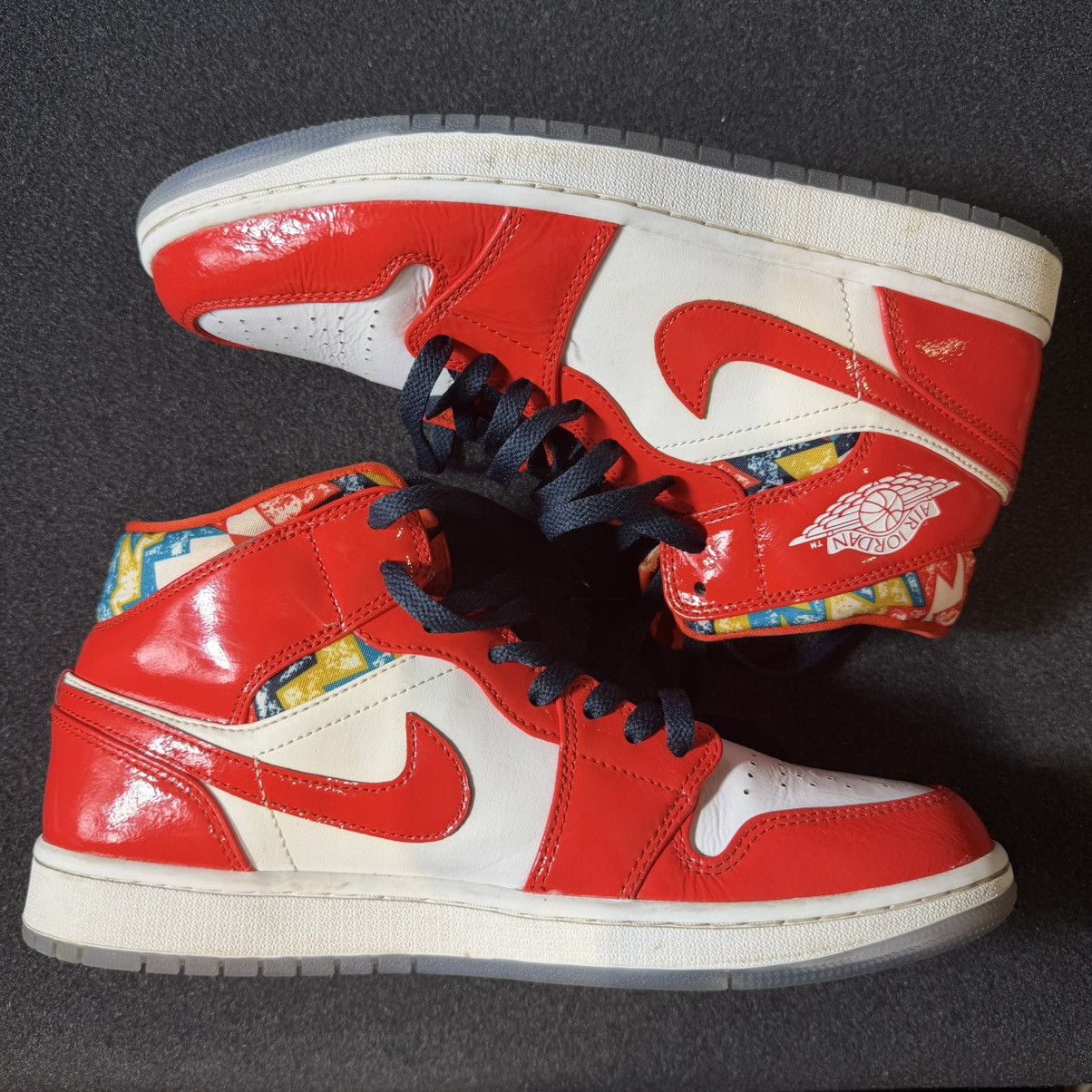 Jordan Brand Nike Air Jordan 1 Mid SE Barcelona Sweater Red White Patent Size US 9 / EU 42 - 3 Thumbnail