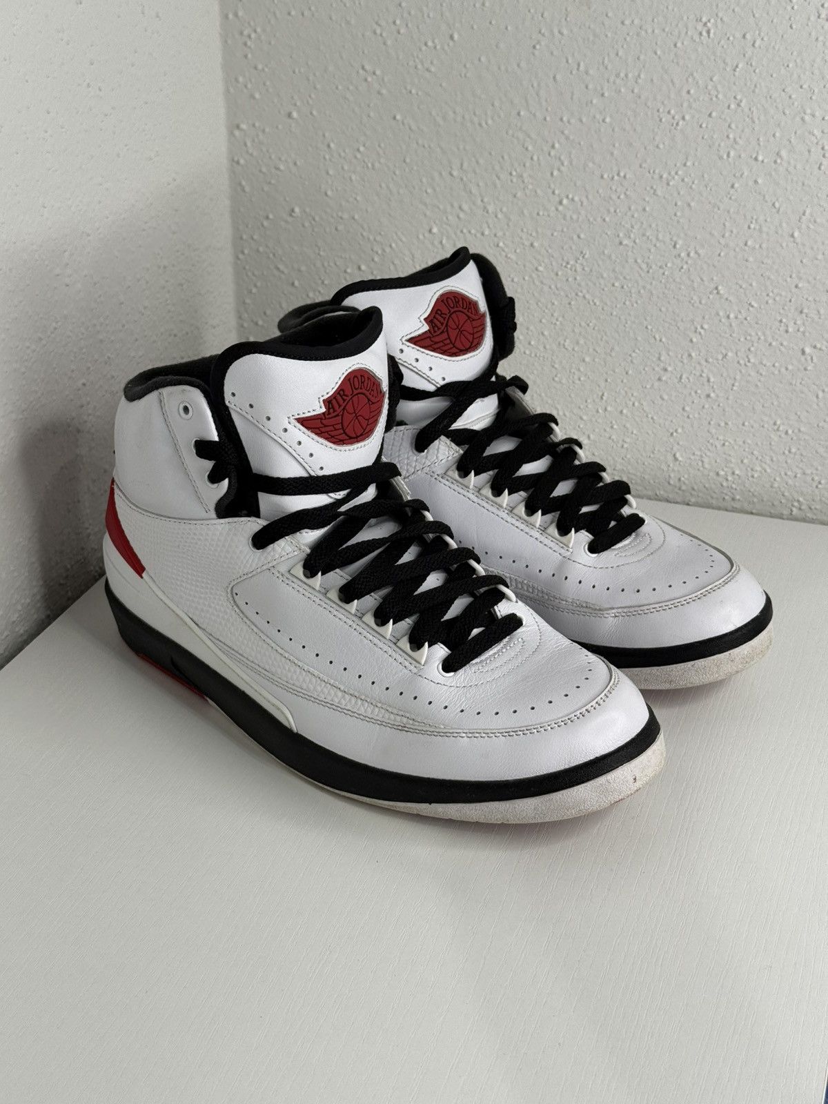Jordan Brand Jordan 2 Retro Chicago Size US 10 / EU 43 - 1 Thumbnail