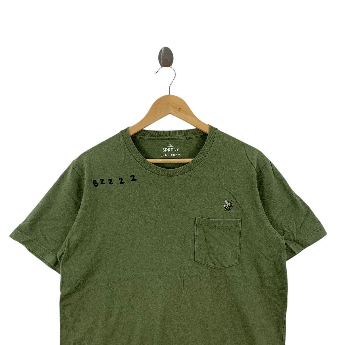 Uniqlo JASON POLAN x UNIQLO Bzzz Flying Bee Artwork Tee Shirt Top Size US XL / EU 56 / 4 - 2 Thumbnail