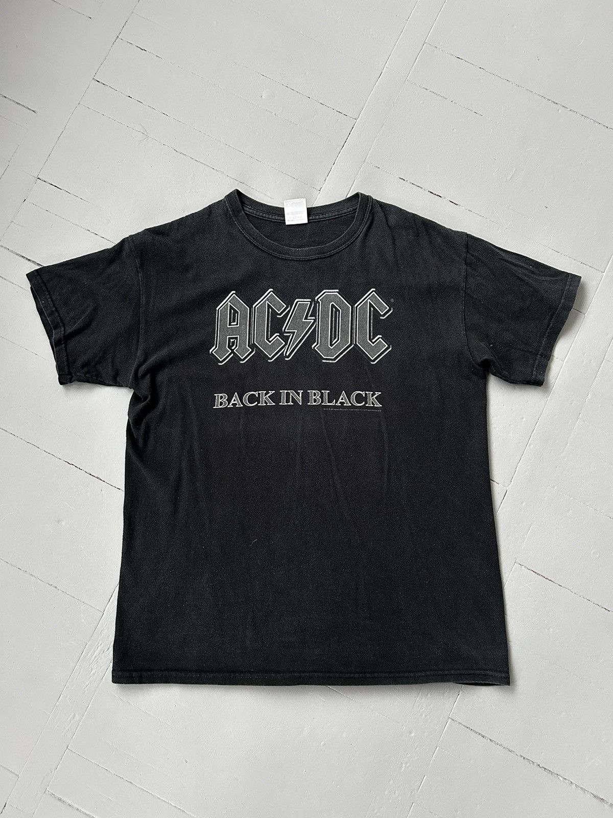 AC/DC AC/DC back in black vintage T-shirt Size US M / EU 48-50 / 2 - 1 Thumbnail