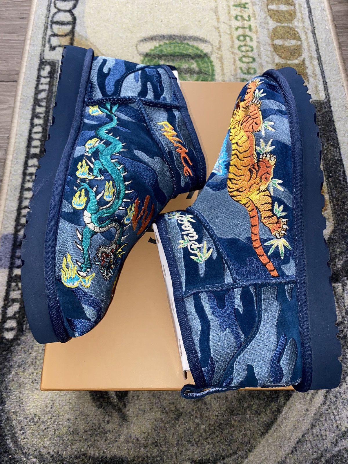 Palace × Ugg UGG Tasman Slipper Palace Navy Camo Size US 10 / EU 43 - 3 Thumbnail