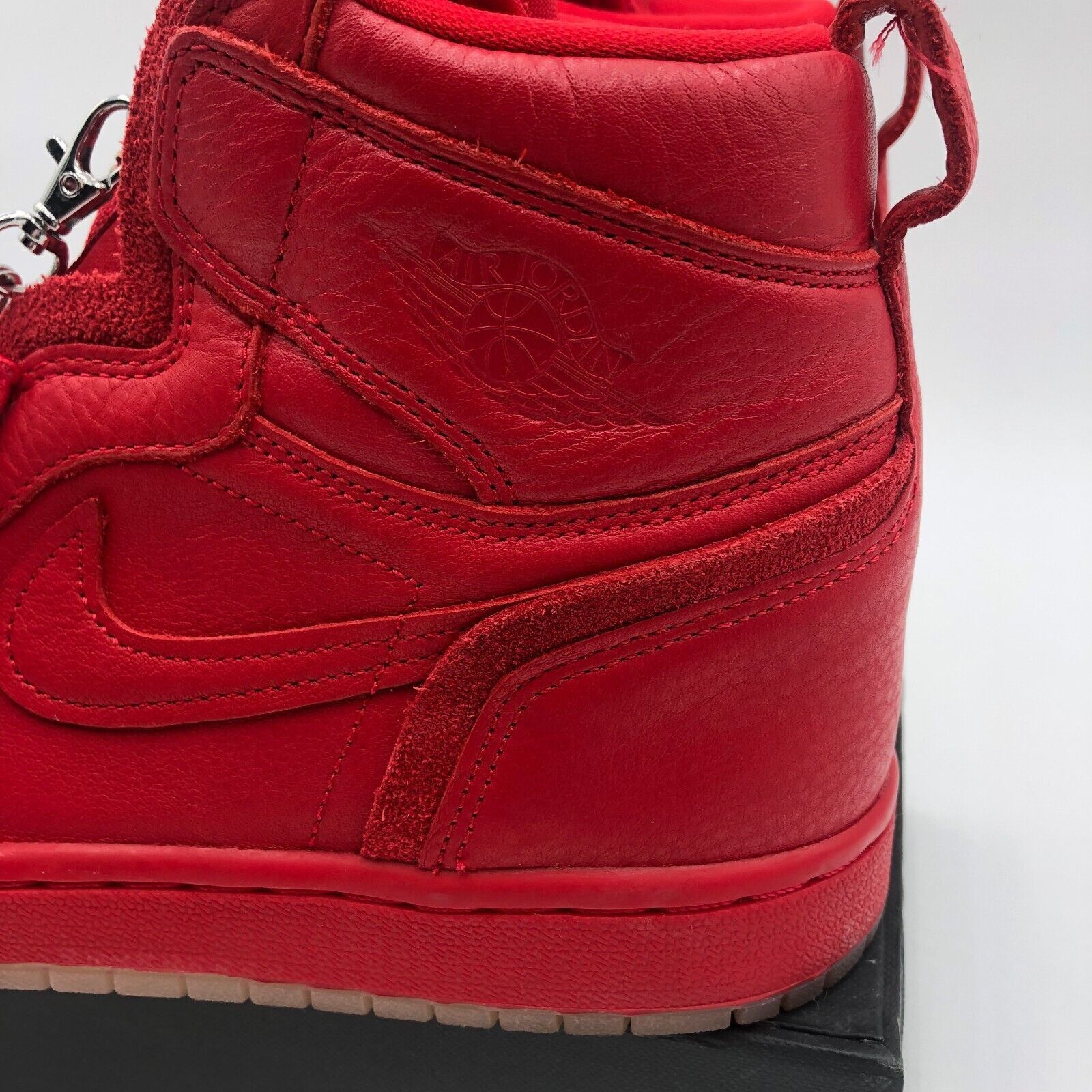 Jordan Brand × Vogue Size 6.5 - Jordan 1 Retro High Zip x Anna Wintour Red Size US 6.5 / IT 36.5 - 7 Thumbnail