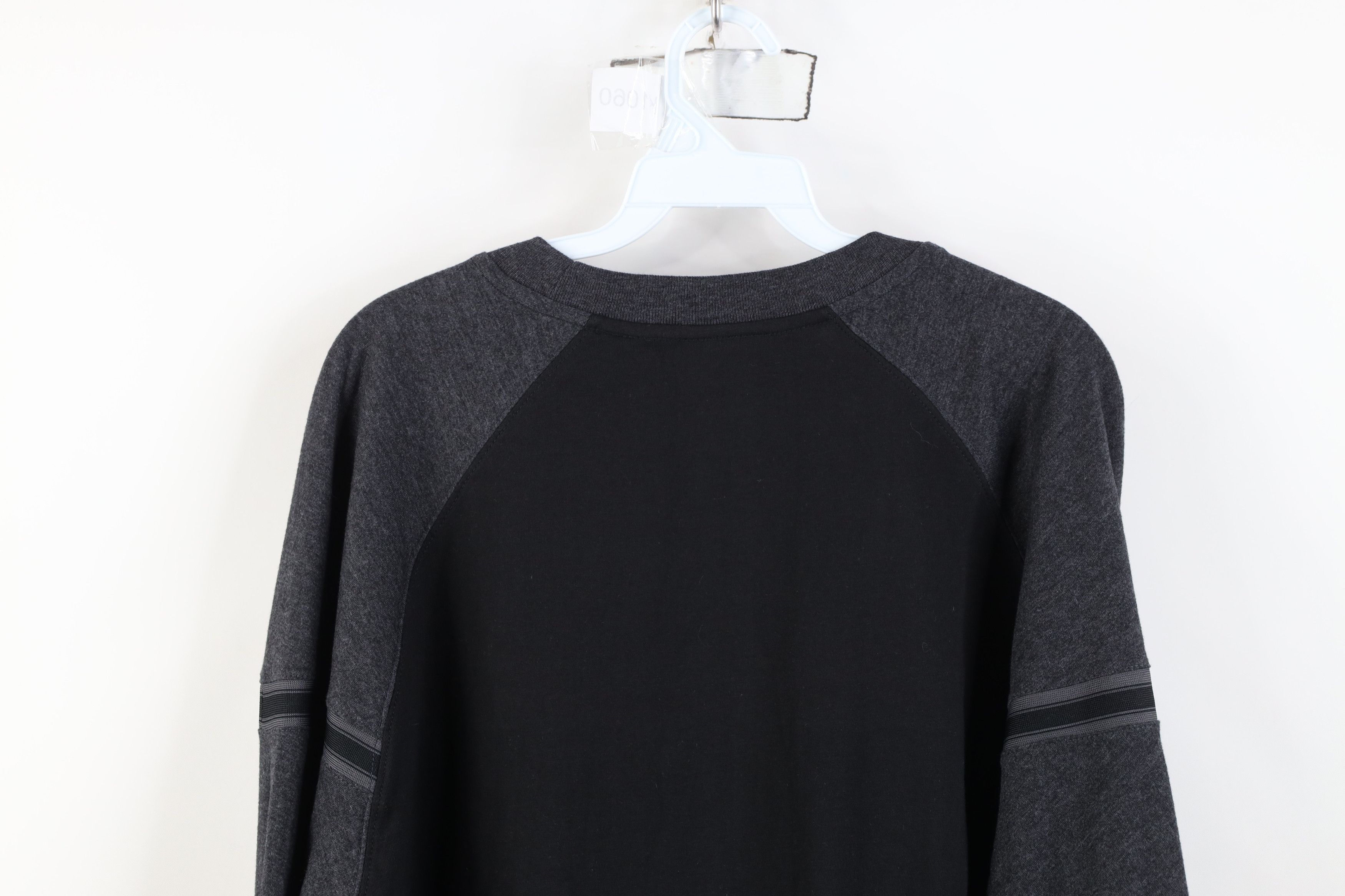 Vintage Deadstock Vintage 90s Y2K Streetwear Long Sleeve T-Shirt Size US L / EU 52-54 / 3 - 9 Thumbnail