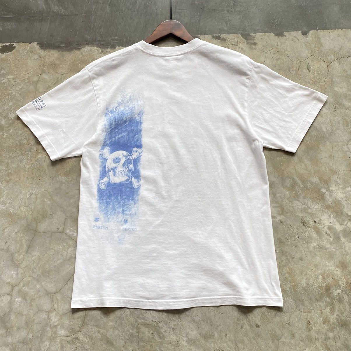 Burton Vintage 2007 Andrei Molodkin For Burton Skull Tee Size US L / EU 52-54 / 3 - 3 Thumbnail