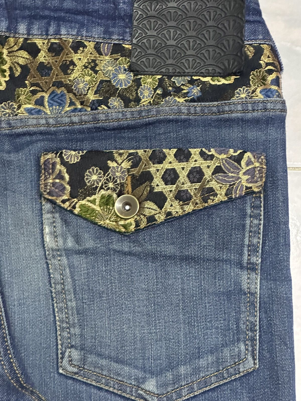 Japanese Brand Japan Straight Jeans With Neat Flower Stich and Faded Wash Size US 31 - 6 Thumbnail
