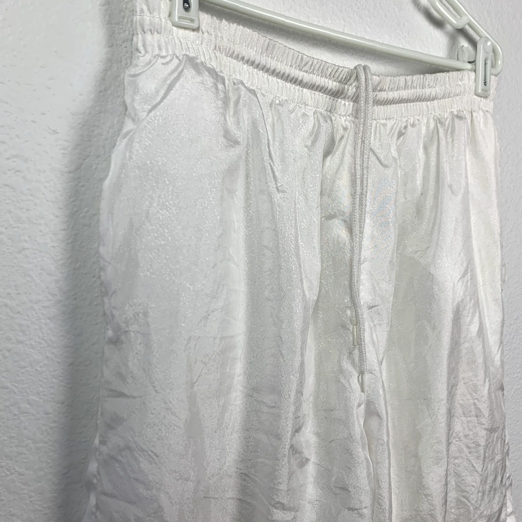 Vintage VINTAGE White Shiny Nylon Track Pants Windbreaker Women's L Elastic Size 36" / US 14 / IT 50 - 3 Thumbnail