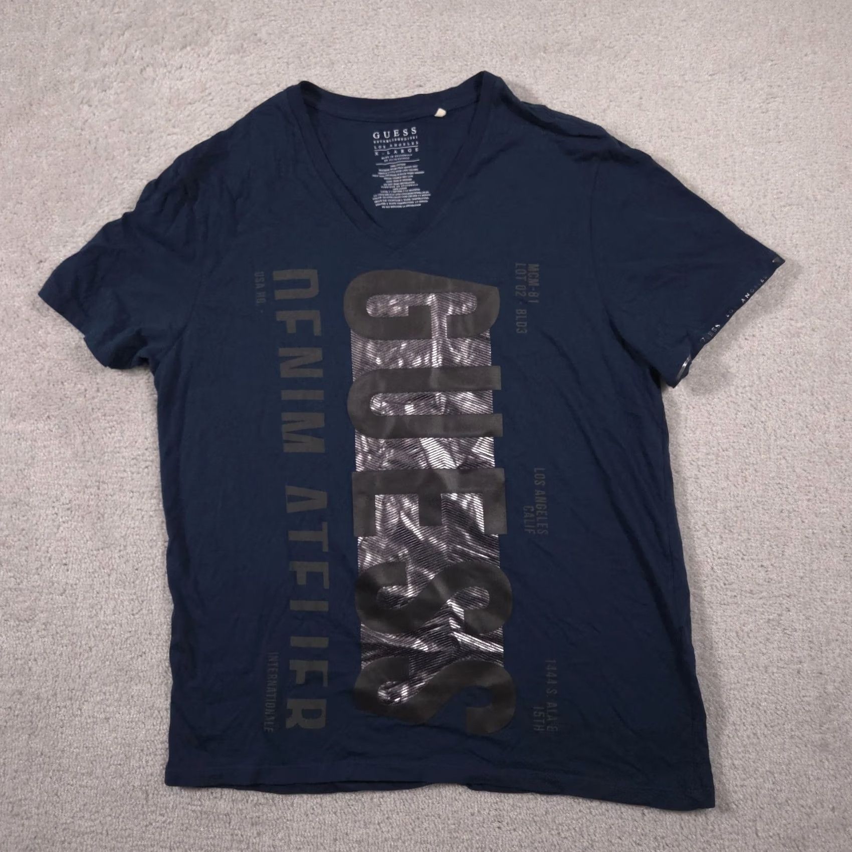 Guess VINTAGE GUESS Los Angeles Mens Short Sleeve T-Shirt XL Blue Silver Cotton V-Neck Size US XL / EU 56 / 4 - 2 Thumbnail